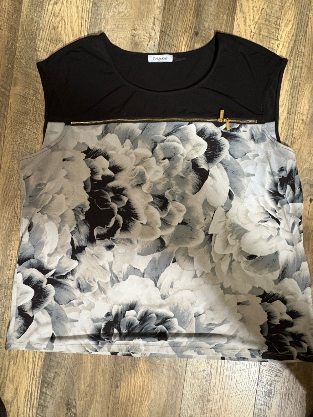 Calvin Klein Black and Gray Floral Print Cap Sleeve Top